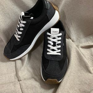Tom’s Wyndon Black Jogger Sneaker